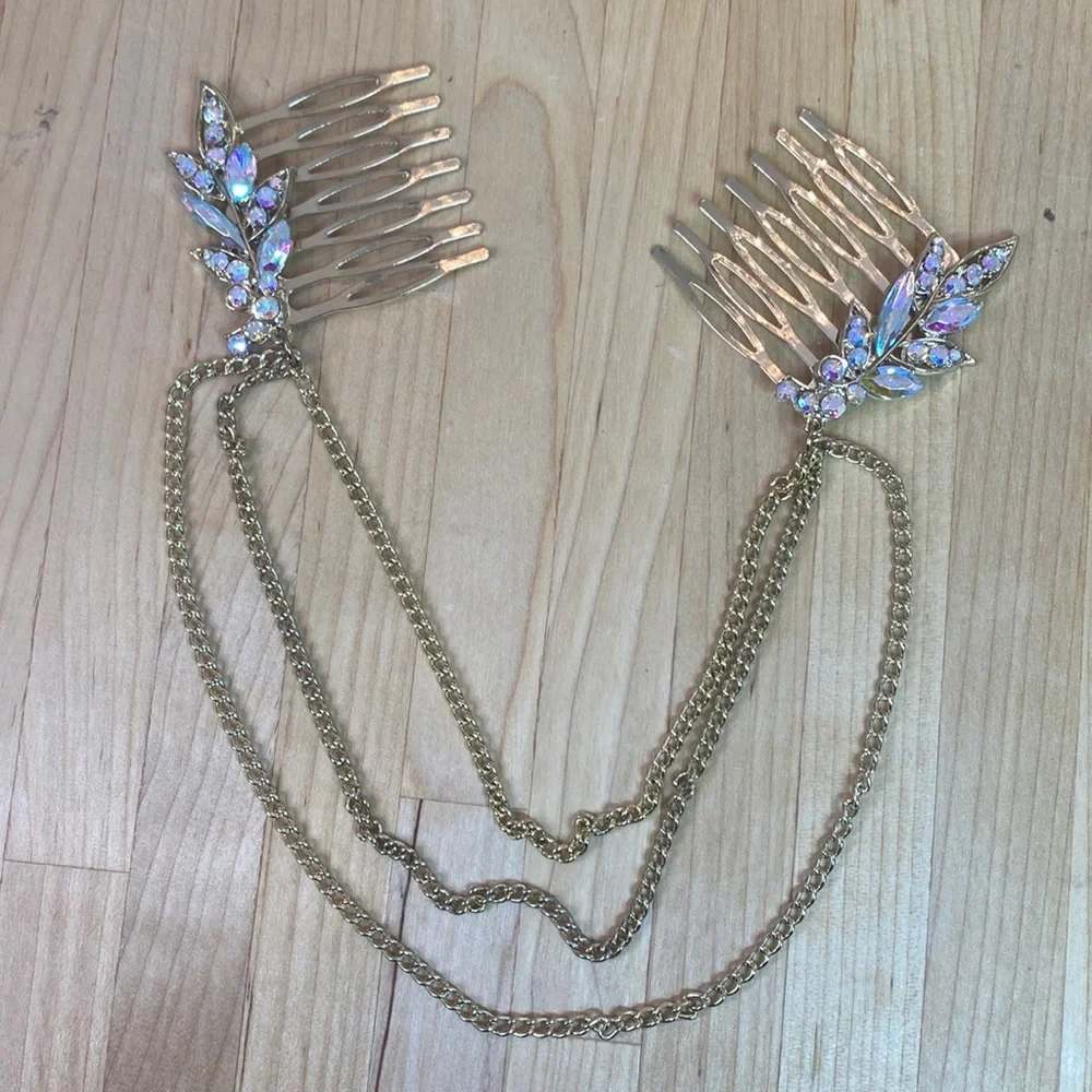Beautiful rhinestone hair clip